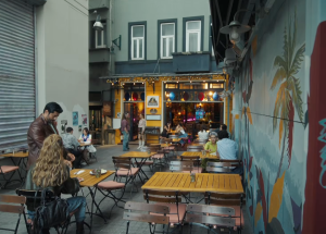 Kenan ve Suzi’nin Buluştuğu Kafe Nerede